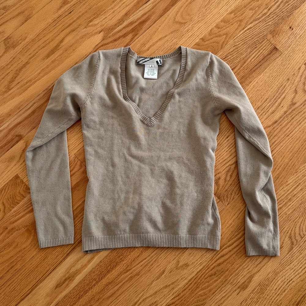 V neck sweater